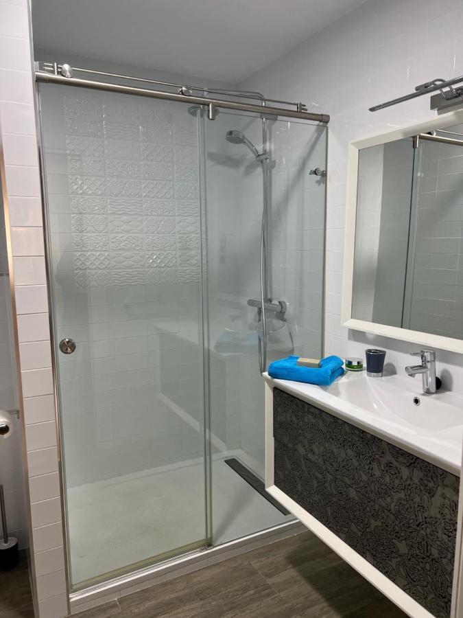 Luxury 190M2 Amplio Apartamento Moderno Con Terraza En La Azotea De 50M2 Junto A La Playa, En El Centro De Torre Del Mar, Malaga, Modern Large Apartment With 50M2 Roof Terrace By The Beach, Right In The Center Of Torre Del Mar, Malaga Luaran gambar