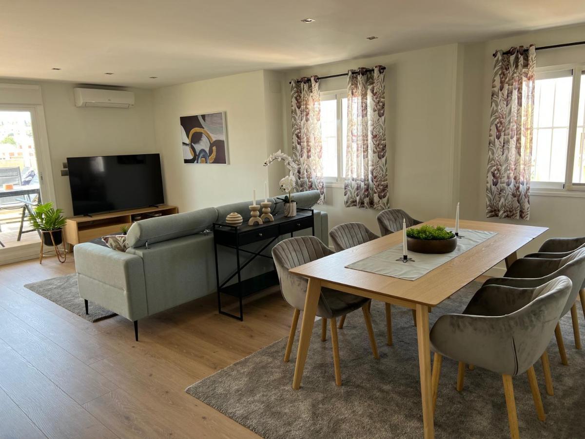 Luxury 190M2 Amplio Apartamento Moderno Con Terraza En La Azotea De 50M2 Junto A La Playa, En El Centro De Torre Del Mar, Malaga, Modern Large Apartment With 50M2 Roof Terrace By The Beach, Right In The Center Of Torre Del Mar, Malaga Luaran gambar