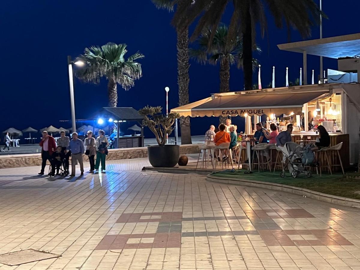 Luxury 190M2 Amplio Apartamento Moderno Con Terraza En La Azotea De 50M2 Junto A La Playa, En El Centro De Torre Del Mar, Malaga, Modern Large Apartment With 50M2 Roof Terrace By The Beach, Right In The Center Of Torre Del Mar, Malaga Luaran gambar