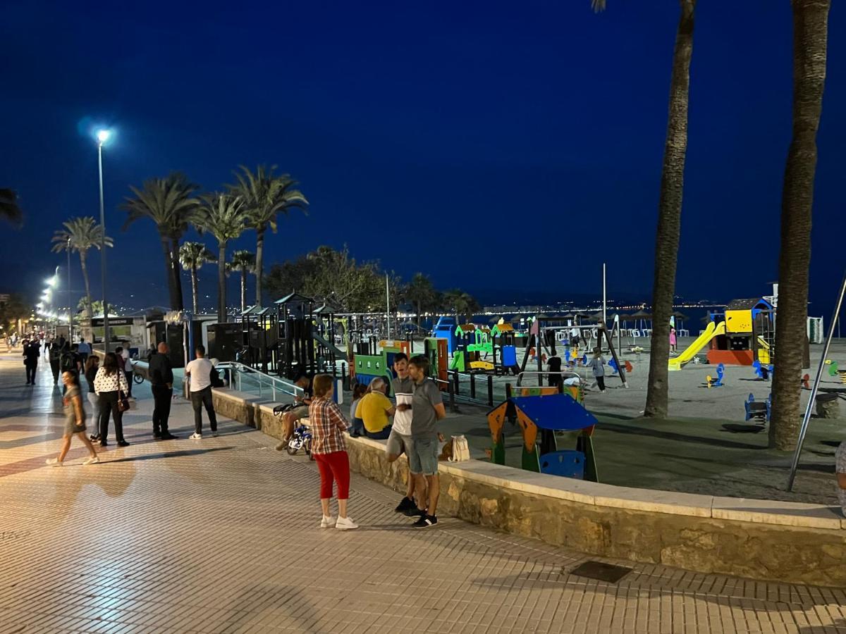 Luxury 190M2 Amplio Apartamento Moderno Con Terraza En La Azotea De 50M2 Junto A La Playa, En El Centro De Torre Del Mar, Malaga, Modern Large Apartment With 50M2 Roof Terrace By The Beach, Right In The Center Of Torre Del Mar, Malaga Luaran gambar
